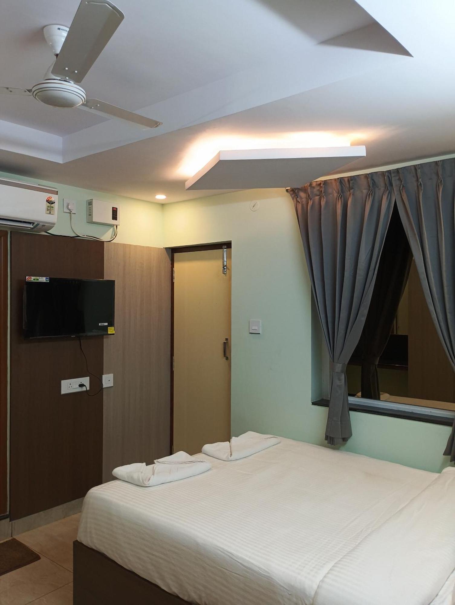 Malar Park Hotel Tiruvannámalaj Kültér fotó